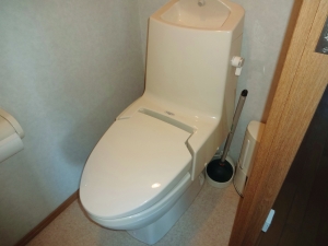 マンション トイレ のリフォーム施工事例 狭い空間でも手洗い器を設置したトイレ 大希企画株式会社 マンション トイレ のリフォーム施工事例 狭い空間でも手洗い器を設置したトイレ 大希企画株式会社