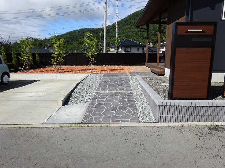 戸建て 外構 のリフォーム施工事例 フェンス外構工事 長野県佐久市 上田市 東北信地域の新築 リフォーム エクステリア 株式会社ダイトーコーポレーション 戸建て 外構 のリフォーム施工事例 フェンス外構工事 長野県佐久市 上田市 東北信地域の新築 リフォーム エクステリア 株式会社ダイトーコーポレーション
