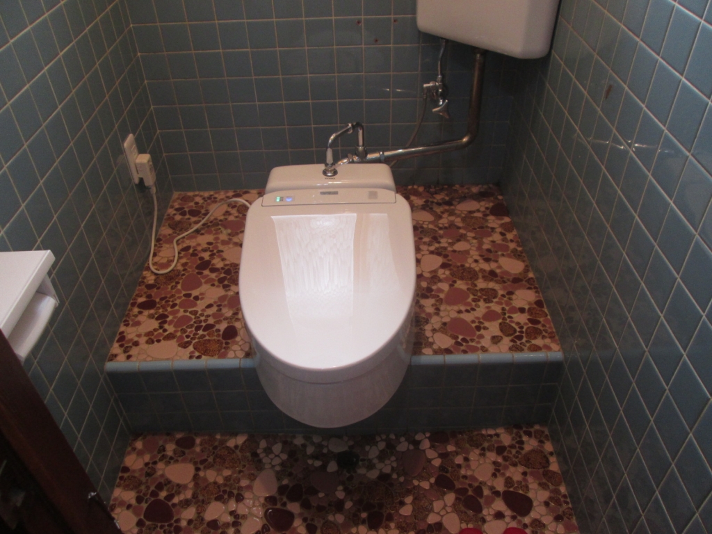 戸建て トイレ のリフォーム施工事例 手軽に和式から洋式へトイレリフォーム工事 株式会社フォーシンク出雲