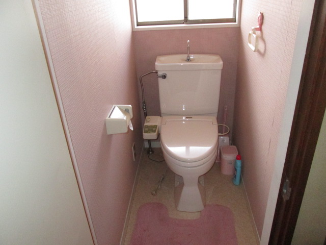 新着情報 別荘各所改修工事 リビング 和室 トイレ編 新築やログハウス リフォームの事はエフ アール シーへ