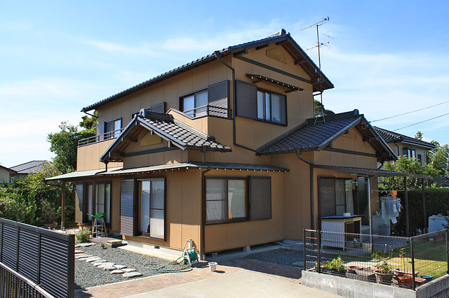戸建て 外壁 のリフォーム施工事例 落ち着きのある佇まいになりました リフォーム施工事例 牧之原市 御前崎市 菊川市 掛川市 吉田町のリフォームはユキトシに